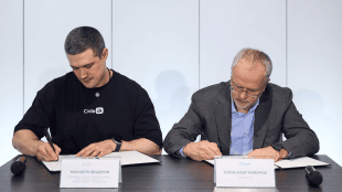 Mykhailo Fedorov, Deputy Prime Minister of Ukraine for Innovation, Education, Science and Technology — Minister of Digital Transformation of Ukraine, Oleksandr Komarov Chief Executive Officer at Kyivstar Mykhailo Fedorov, Deputy Prime Minister of Ukraine for Innovation, Education, Science and Technology — Minister of Digital Transformation of Ukraine, Oleksandr Komarov Chief Executive Officer at Kyivstar